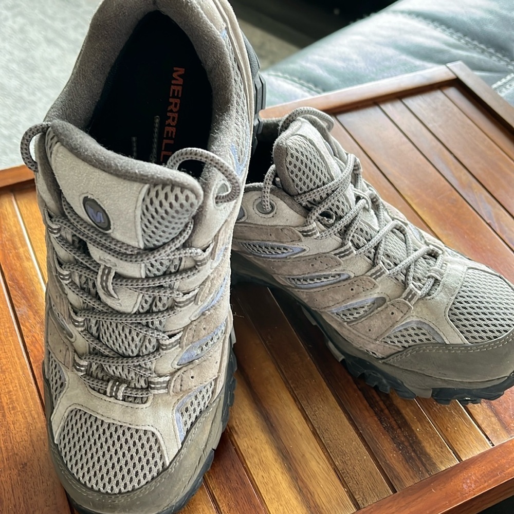 Merrell Moab. Womens. Vibrant shoes. Grey/light Blue. 9 1/2​